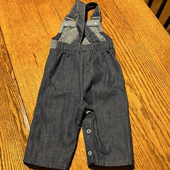VINTAGE Healthtex Infants denim bibbed overalls - MADE IN USA!  9 mths - Picture 2 of 3